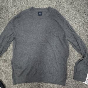 GAP Men's Gray Crewneck Sweater